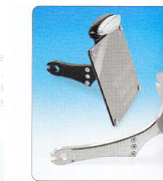Kit montaggio targa laterale lucidato lungo per Harley Davidson Softail Twin Cam dal 2000 al 2007