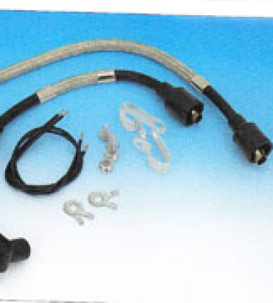 Kit cavi candela intrecciati Sumax, include due cavi lunghi 30cm pipetta a 90° sulla candela e 90° sulla bobina per Harley FXR e tutti i modelli con le bobine montate tra i cilindri