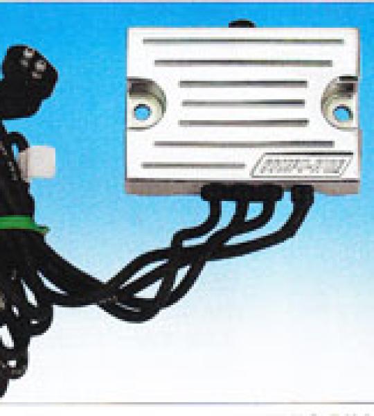 Regolatore Compu-fire in alluminio billet cromato per Harley Davidson Big Twin dal 1989 al 1999 Evolution o medelli equipaggiati con kit alternatore da 32Amp, Spinott tipo H
